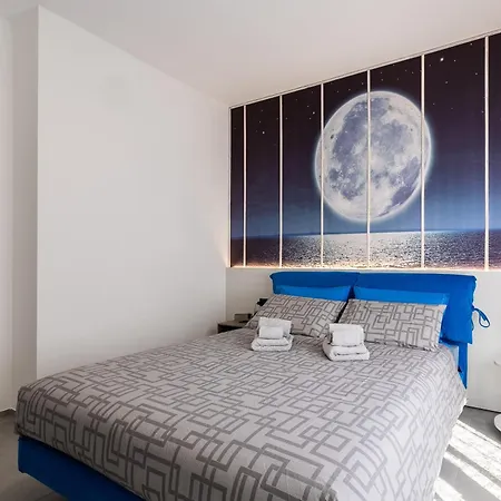 Casa Blue Moon * بافينو